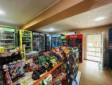 На 26-квартале предлагаем дейсвующий продуктовый магазин