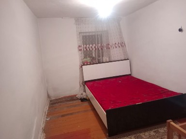 Үй сатылады қора жайымен