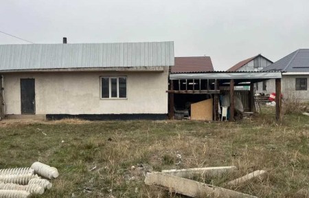 сдам дом 3 комн на длительный срок мкр Айгерим Бесплатно