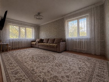 Продам 3-х комнатную квартиру по улице Строителей 22