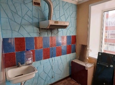 Продам дешево 1 комн кв в центре города
