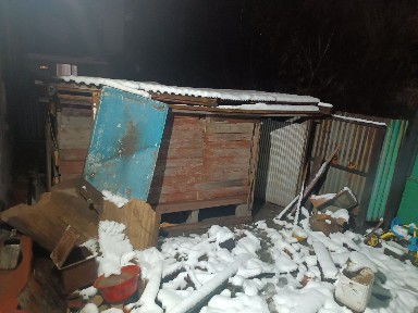 Продам двух комнатный дом район защита