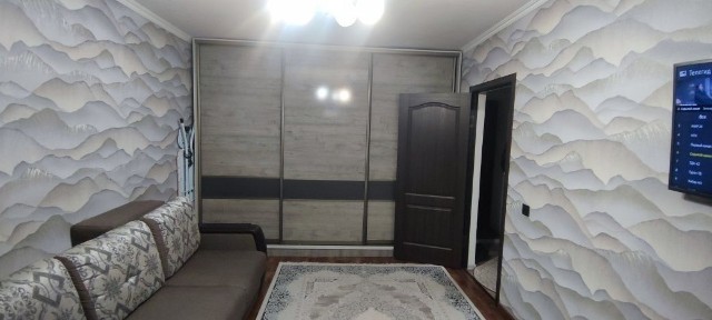 Продам квартиру 1 комнатная с большой кухней