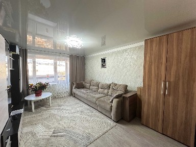 4-ком с ремонтом. Крамского 44/3. Р-он Коопера. Площадь 87. Кухня 11,8