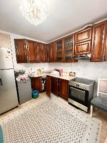 Продаётся элитная 3 комнатная квартира + гараж во дворе
