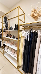 Сдаю в аренду (место) рейл в магазине женской одежды