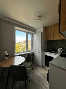 Продам 3-х комнатную квартиру в районе КЖБИ