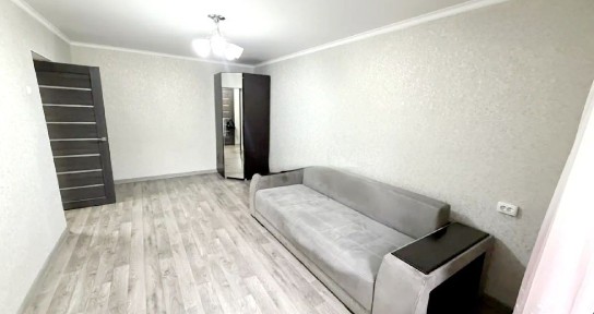 продам 1-ком. 32кв. 2мкр. 2-этаж