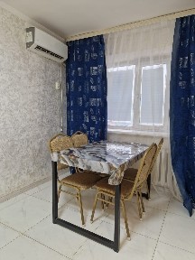 Площадь центра сдаётся двух комнатна квартира сутки и часовой