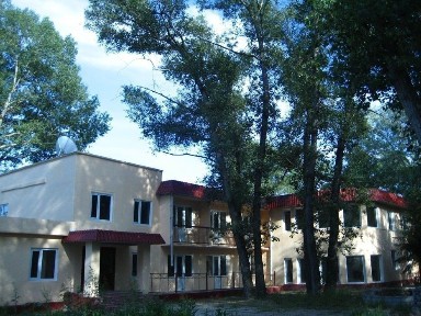 База отдыха с пляжем, гостиницей, спорткомплексом и купольными домами